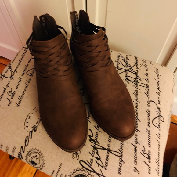 SO Booties - Picture 2 of 2